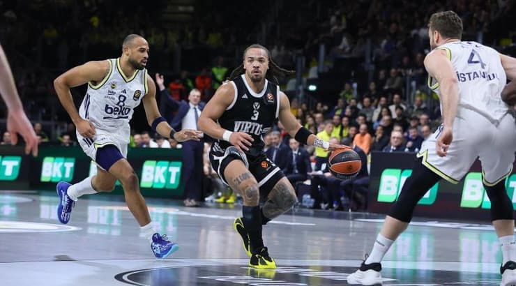 קארסן אדוארדס (IMAGO) קארסן אדוארדס