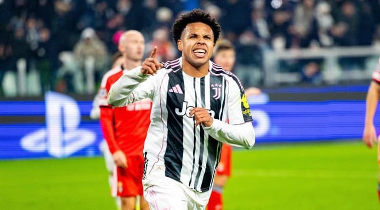 ווסטון מקני חוגג