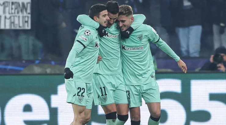 ניקו סראנו חוגג עם החברים (IMAGO) ניקו סראנו חוגג עם החברים