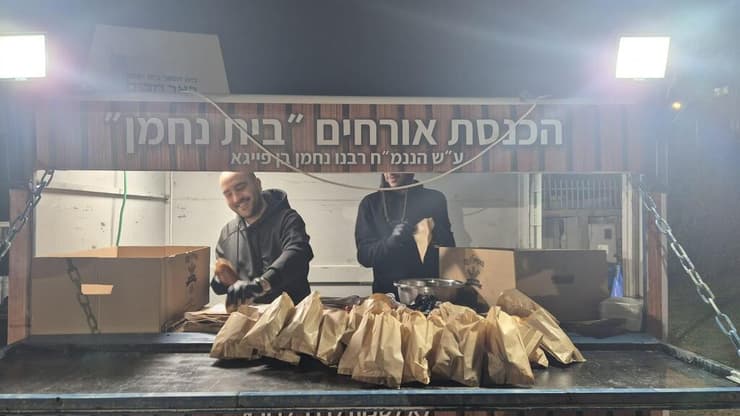 אחד מדוכני המזון