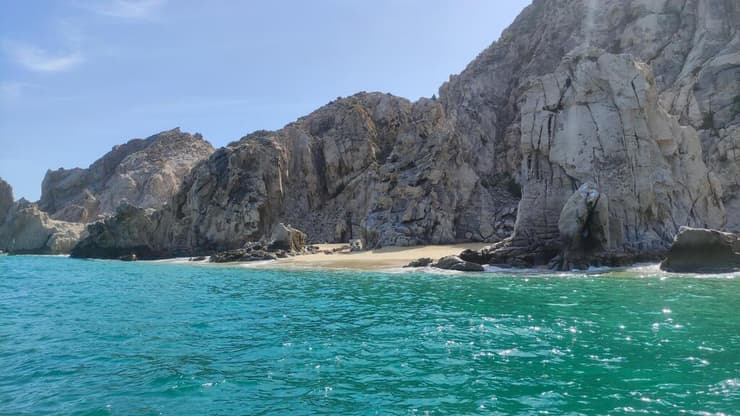 חוף האוהבים