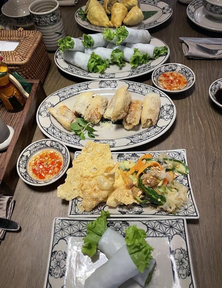 ארוחה במסעדה בהאנוי