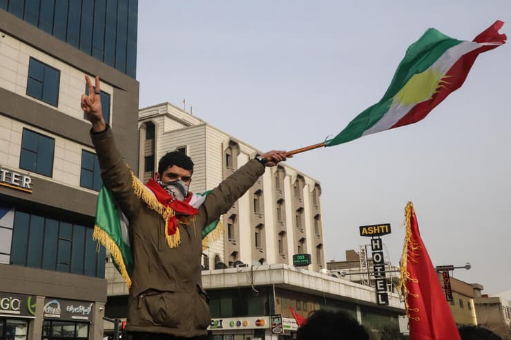 צילום: Shwan MOHAMMED / AFP כורדים מפגינים בעיר סולימאנייה ב כורדיסטן העיראקית עיראק בצל הקרבות ב סוריה בין כוחות א-שרע לכוחות הכורדיים מה- SDF