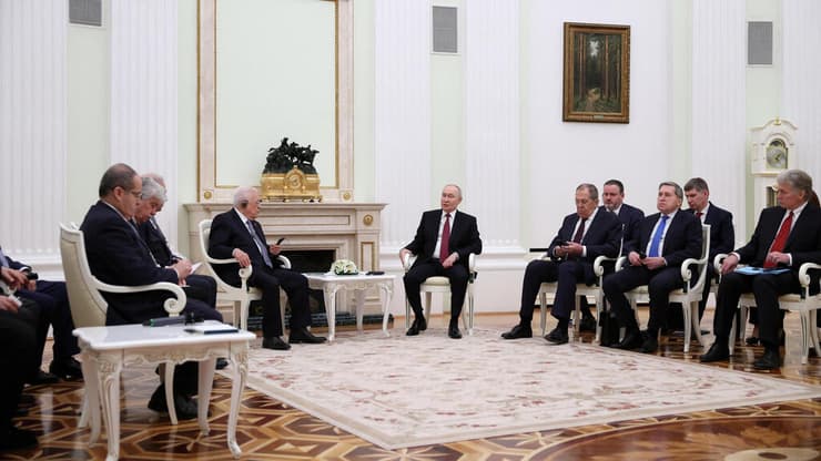 נשיא רוסיה עם ראש הרשות הפלסטינית אבו מאזן ב קרמלין