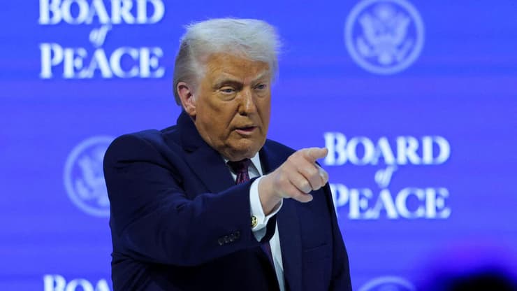 טקס החתימה על אמנת מועצת השלום של טראמפ