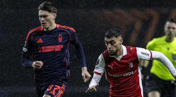 מחצית ראשונה חסרת שערים