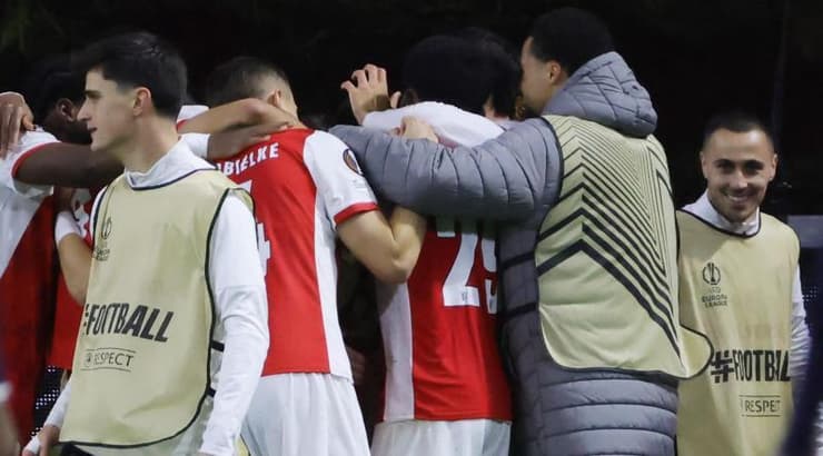 שחקני בראגה חוגגים