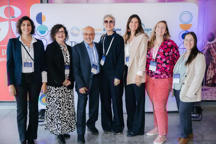 מימין לשמאל: תמר שכטר כהן- מנהלת שותפויות, מרכז החדשנות ענת פסוק- סמנכ"ל יזמות, מרכז החדשנות ניקול הוד סטרו- מנכ"ל, קרן מיראז' ישראל לורה מיראז'- נשיאה, קרן מיראז' ישראל דיוויד מיראז'- נשיא, קרן מיראז' ישראל סיוון כהן שחרי - מנכ"ל, מרכז החדשנות סיני גוהר ברק- מנהלת חדשנות, קרן מיראז' ישראל