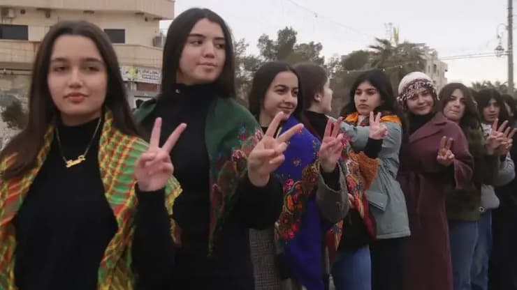 קליעת צמות בסוריה