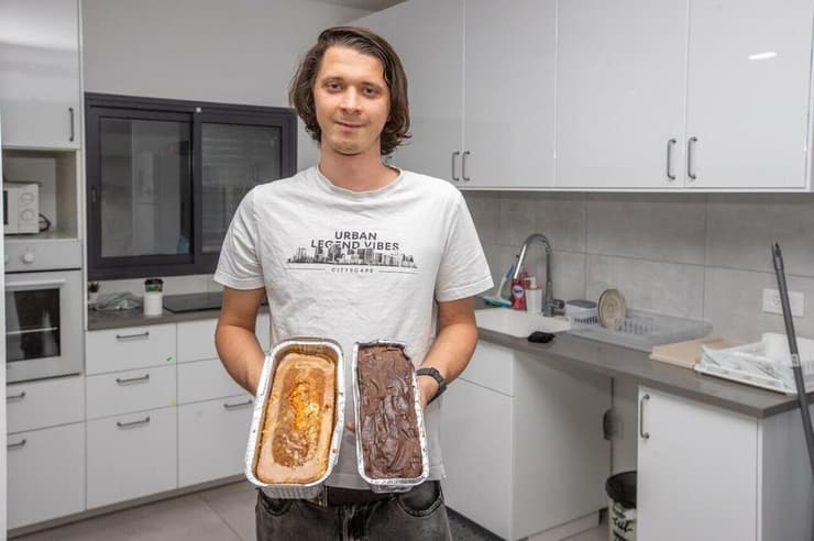 ניקיטה דוד. "כשיש לנו סדנאות או כשמגיעים אורחים, אני אופה עוגה" (צילום: עידו ארז) ניקיטה דוד. "כשיש לנו סדנאות או כשמגיעים אורחים, אני אופה עוגה"