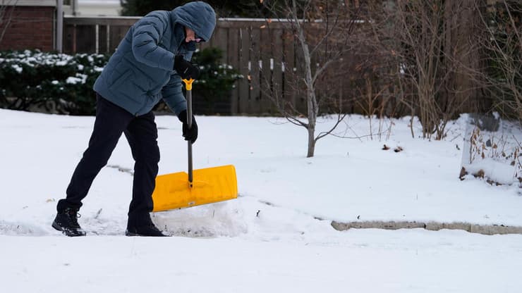ארה"ב הכנות ל סופה שלג ב אילינוי