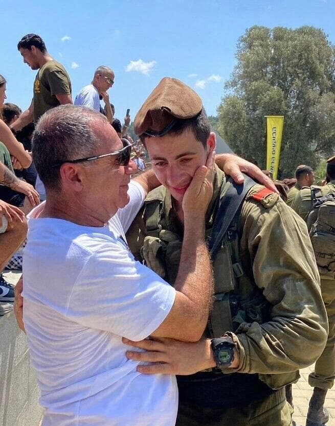 תא"ל במיל' יובל בזק עם בנו גיא