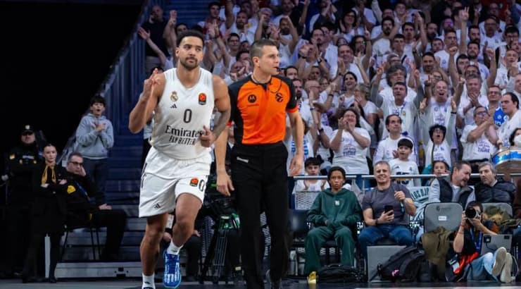 טריי ליילס חוגג בטירוף (IMAGO) טריי ליילס חוגג בטירוף