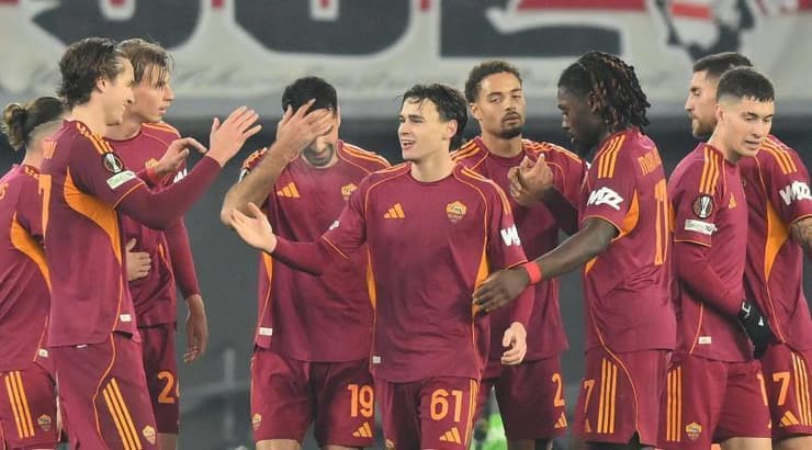 שחקני רומא חוגגים