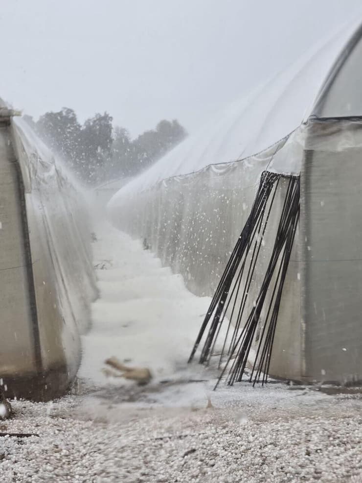 ברד כבד סמוך לנתניה