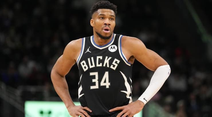 יאניס אנטטוקומפו