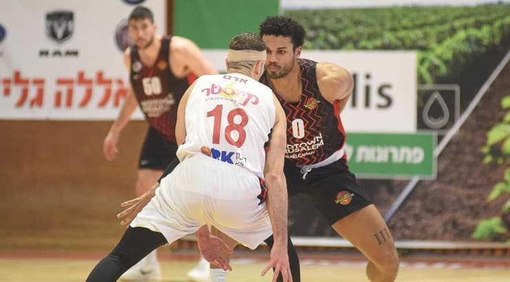 רז אדם מכדרר