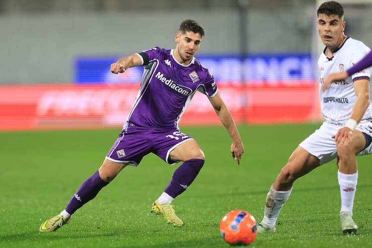 סיום מאכזב. סולומון נגד קליארי (צילום: Gabriele Maltinti/Getty Images) פיורנטינה מנור סולומון נגד קליארי ארטמיו פרנצ'י