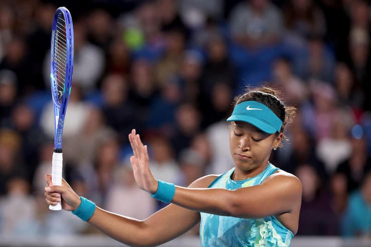 נאומי אוסקה 