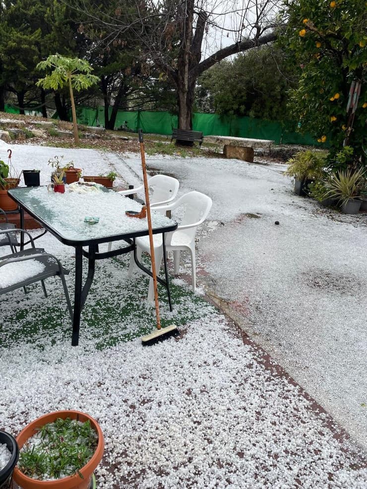 ברד במושב אביחיל