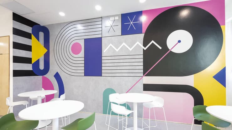 פינה צבעונית בבי"ס המנחיל