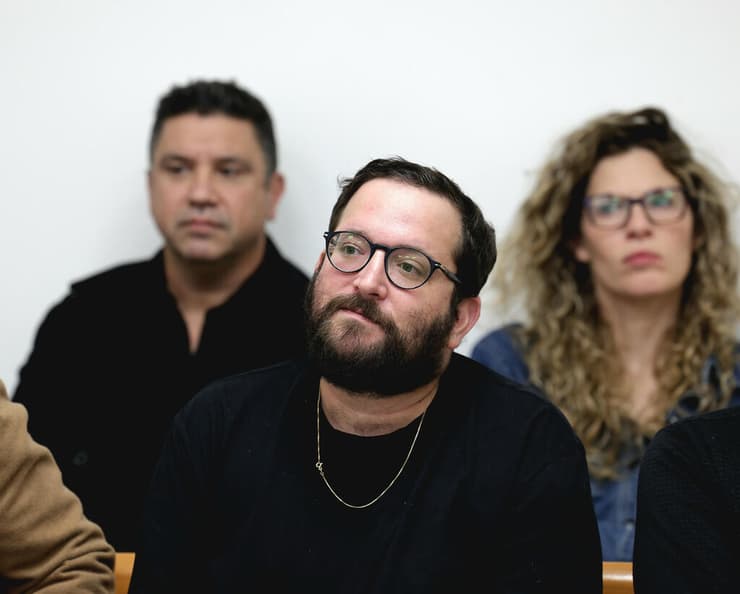 יונתן אוריך בדיון בבית המשפט השלום ראשל"צ (צילום: אביגיל עוזי) יונתן אוריך ועמרי אסנהיים בדיון בבית המשפט השלום ראשל"צ