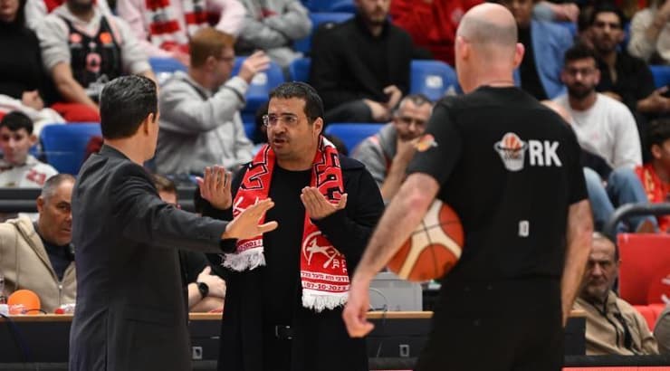 עופר ינאי בא בטענות (ראובן שוורץ) עופר ינאי בא בטענות