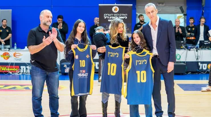 משפחתו של ליאור ליובין (רועי כפיר) משפחתו של ליאור ליובין