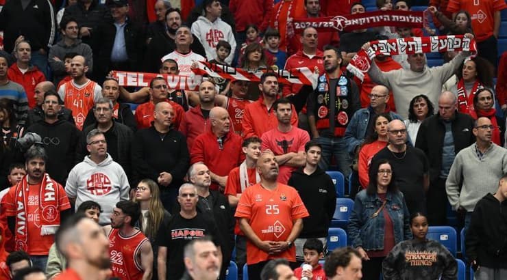 אוהדי הפועל ת"א, כ-2,150 מהם הגיעו לתמוך הערב