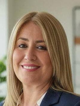 אורנה בן זקן, מנהלת בי"ס ארנון, ר"ג