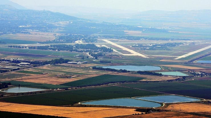 השטח המיועד לשדה התעופה החדש בעמק יזרעאל (צילום: מתוך ויקיפדיה) השטח המיועד לשדה התעופה החדש בעמק יזרעאל