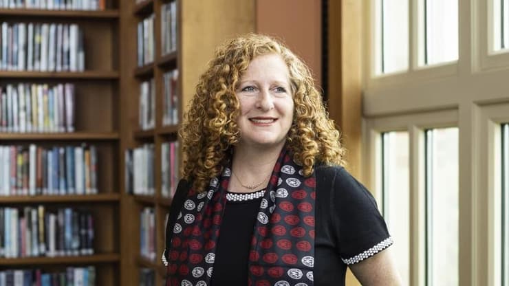 ג׳ניפר מנוקין, שמונתה לתפקיד נשיאת אוניברסיטת קולומביה בניו יורק