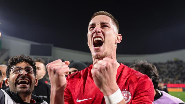 מכבי ת"א הפועל ת"א אנדריאן קרייב