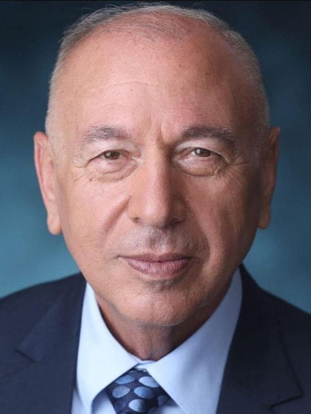 בהיג' מנצור