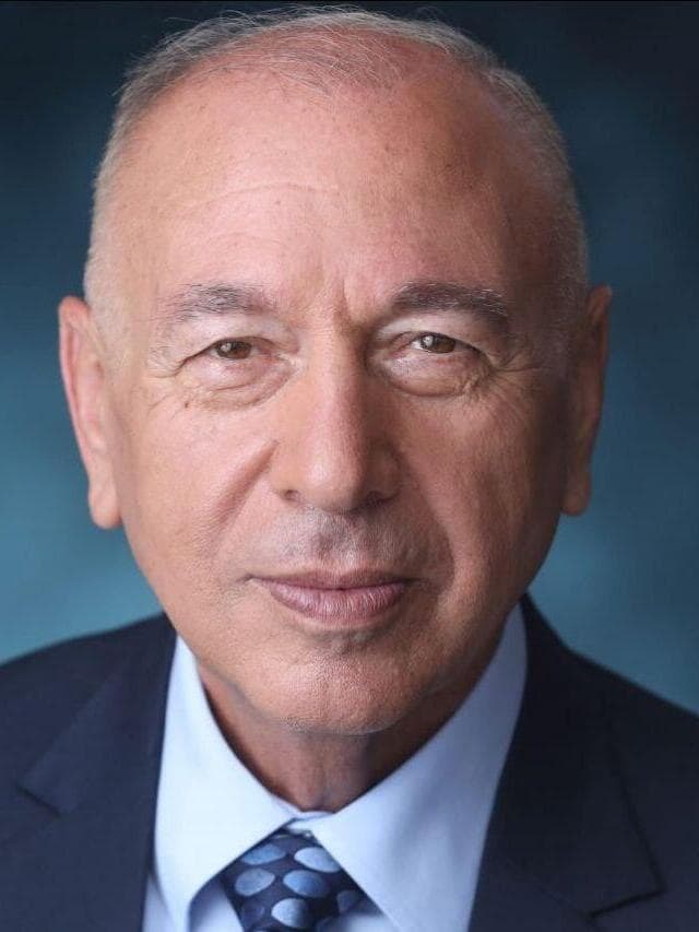 בהיג' מנצור