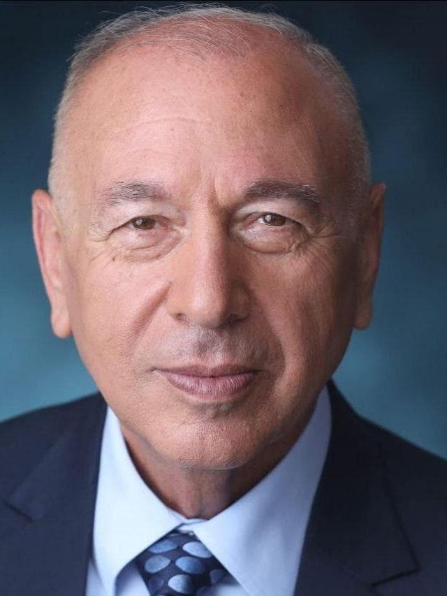 בהיג' מנצור