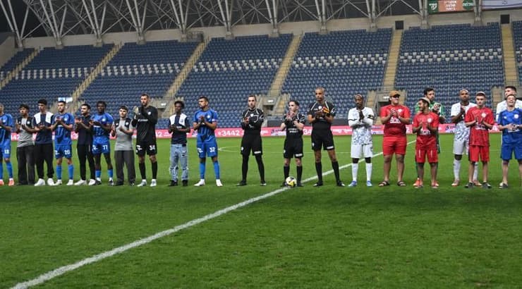 שחקני מכבי פתח תקווה והפועל חדרה