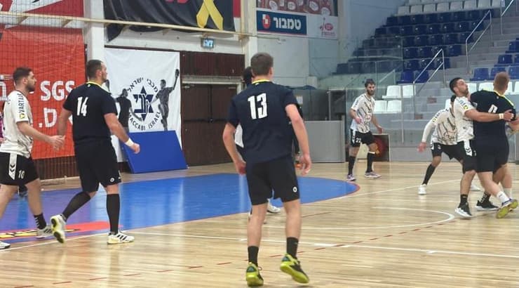 שחקני רמת השרון ובאר שבע