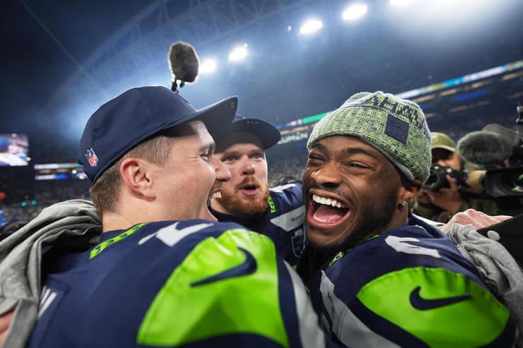 שחקני סיאטל חוגגים את העלייה לסופרבול