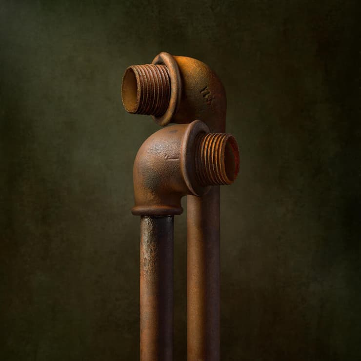 "אלה חפצים. הם עושים כל מה שאני רוצה שהם יעשו". היצירה Father & Son (צילום: דניאל רימר) היצירה Father & Son