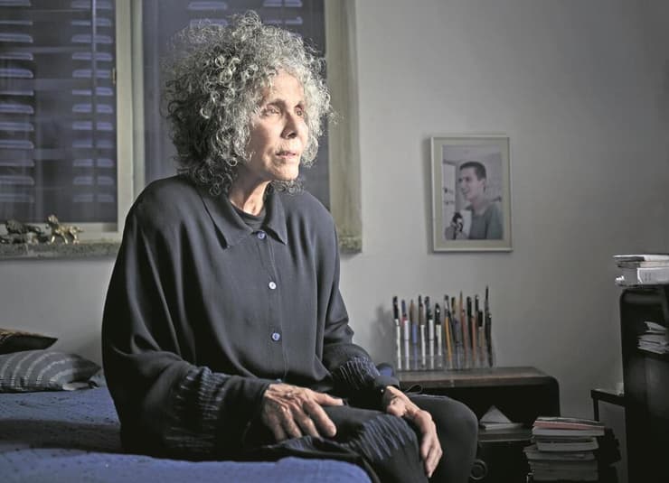 חדוה הרכבי ז"ל בביתה (צילום: איריס נשר) חדוה הרכבי ז"ל בביתה