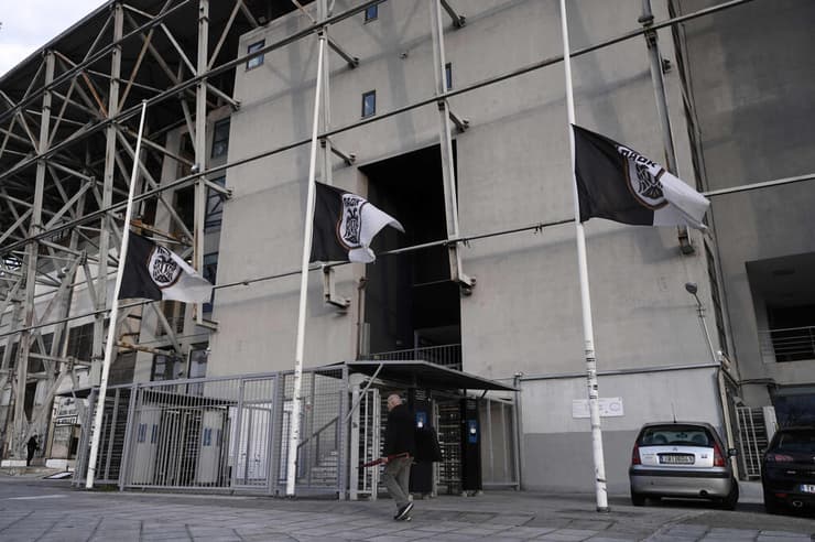 הדגלים באצטדיון טומבה הורדו לחצי התורן