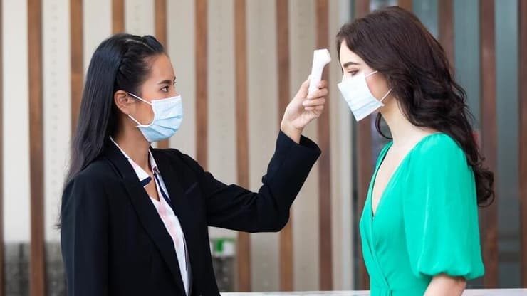 בדיקות חום מחשש להתפשטות וירוס בנמל תעופה בתאילנד