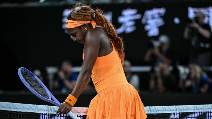 גוף על המגרש במלבורן, מתוסכלת מההדחה