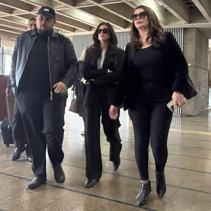 נועה גולדנברג, הנאשמת בזריקת חול על השר