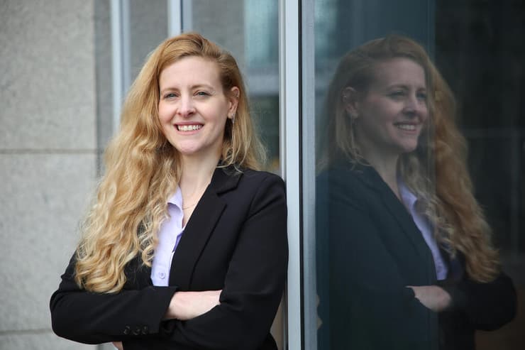 ד"ר אלונה ברנע, ראש מחלקה נוירוטכנולוגיה במפא"ת שבמשרד הביטחון (צילום: ריאן פרויס) ד"ר אלונה ברנע, ראש מחלקה נוירוטכנולוגיה במפא"ת שבמשרד הביטחון