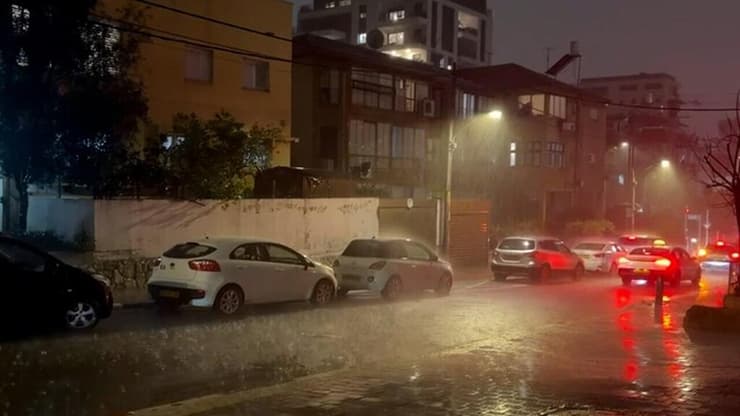 ילווה בסופות רעמים ויתפשט לנגב גשם סוער ברמת גן