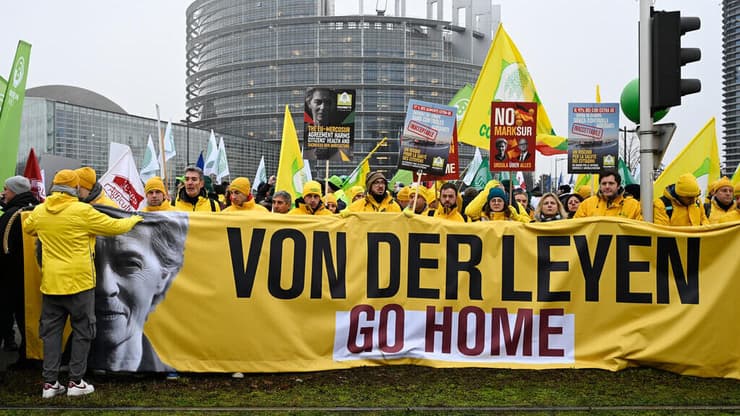 הפגנה של חקלאים צרפתים נגד מדיניות האיחוד האירופאי