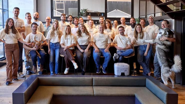 צוות עובדי חברת פקטיפיי. 40 עובדים מתוכם 30 בישראל (צילום: ינאי יחיאל) צוות עובדי חברת Factify