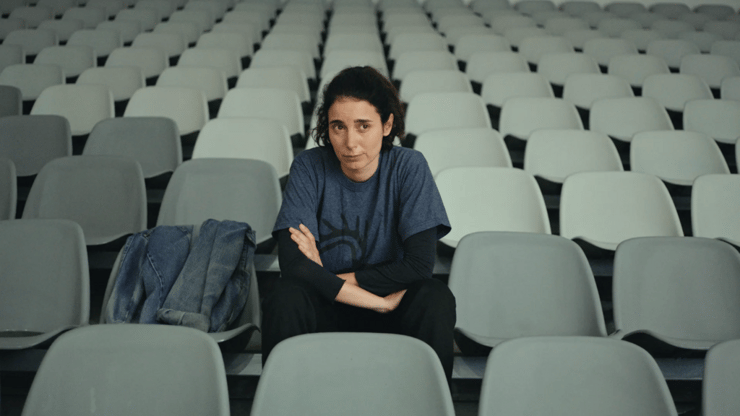 ניצחון? לא בדיוק. מתוך "כל האמהות משקרות" (צילום: באדיבות כאן 11, גרין פרודקשנס וסרטי יונייטד קינג) מתוך "כל האמהות משקרות"